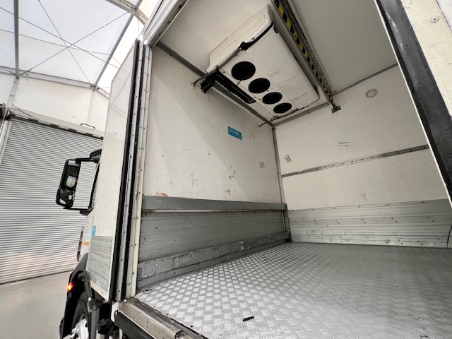 Mercedes Actros 1824 4×2 Sleeper Cab Fridge Box