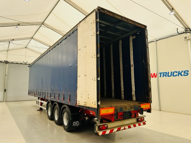 Montracon Tri Axle Curtainsider Trailer