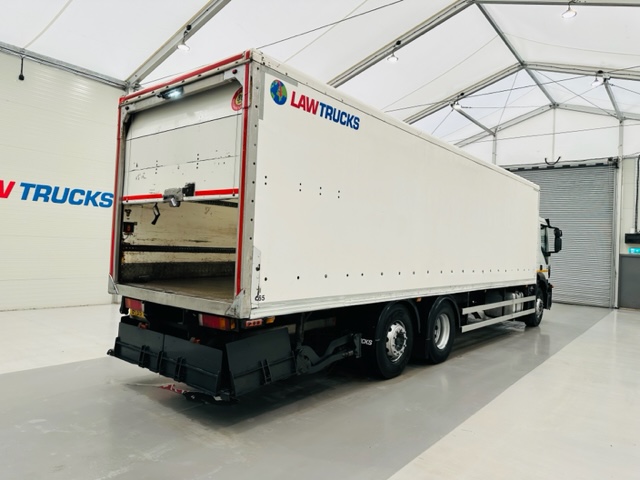 Iveco Stralis 310 AT 6×2 Box Van