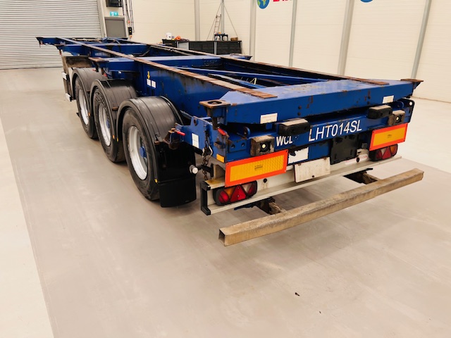 Montracon Tri Axle Sliding Skeletal Trailer BPW
