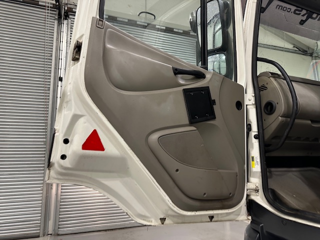 DAF CF85 360 8×4 Day Cab Steel Tipper