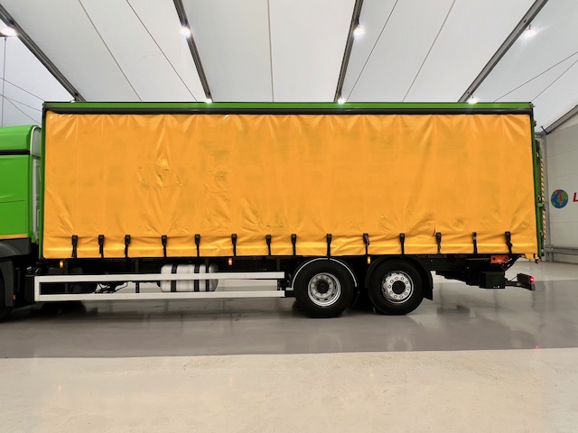 Mercedes Actros 2536 6×2 Sleeper Cab Curtainsider
