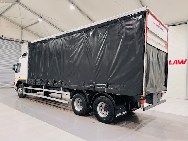 Volvo FM9 260 10 Tyre Sleeper Cab Curtainsider