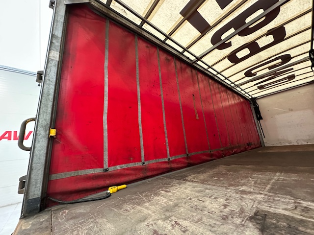 DAF CF 260 Sleeper Cab Curtainsider