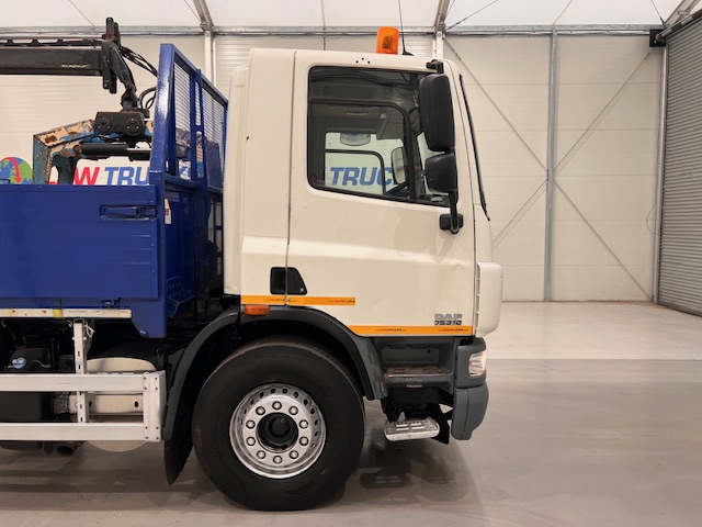 DAF CF75 310 Day Cab Dropside Brick Grab