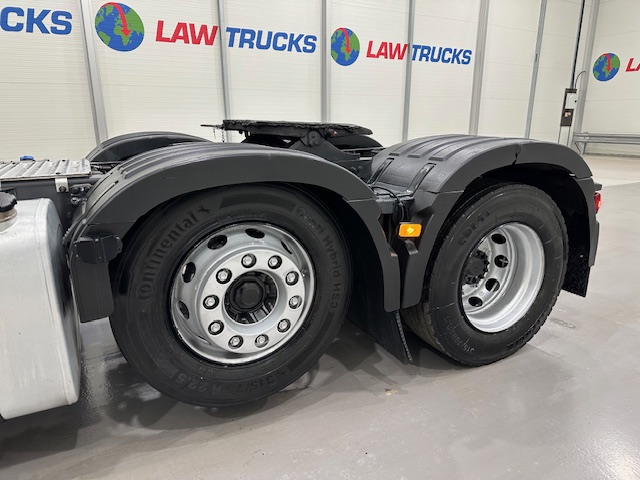 Volvo FH 500 6×2 Midlift Tractor Unit