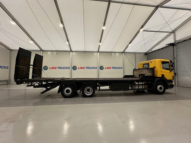 Scania 114 340 6×2 Rear Lift Day Cab Beavertail