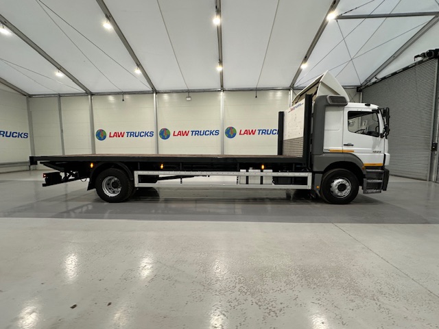 Mercedes Axor 1824 Sleeper Cab Flatbed