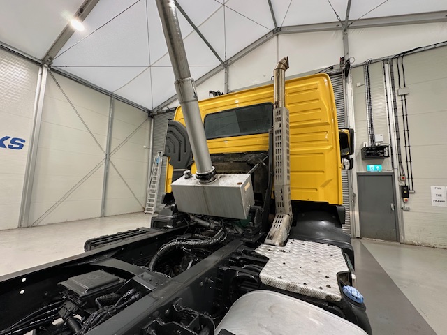 Volvo FM 300 6×4 Day Cab Tipper