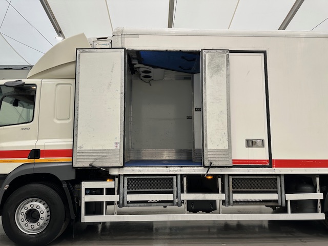 DAF CF 370 6×2 Sleeper Cab Fridge Box