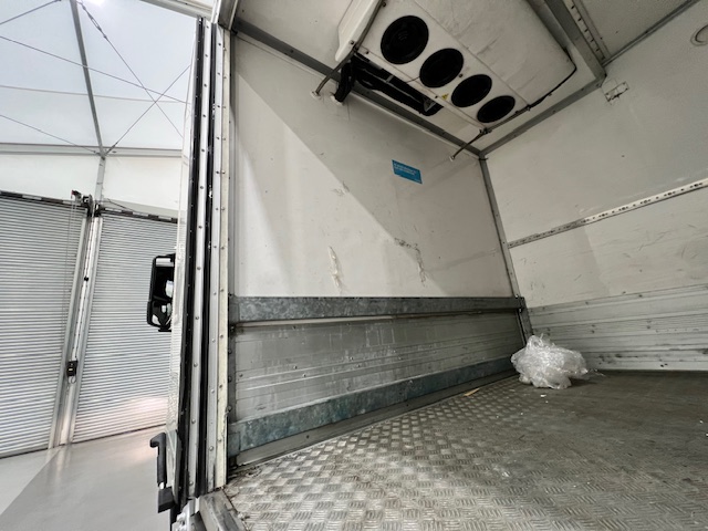 Mercedes Actros 1824 4×2 Sleeper Cab Fridge Box