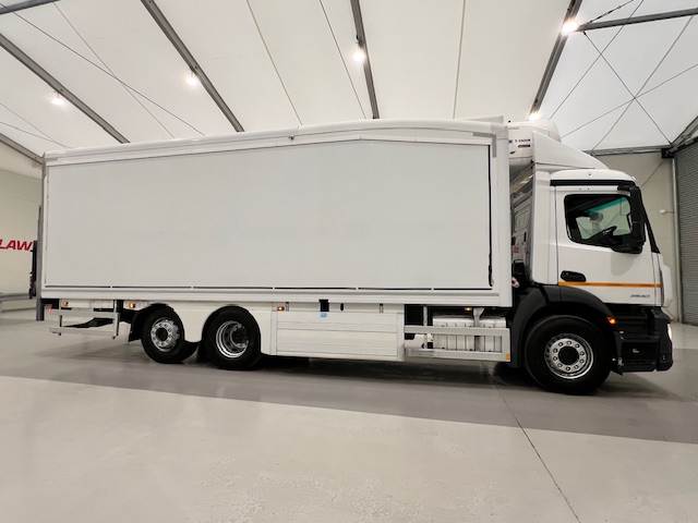 Mercedes Antos 2540 6×2 Rear Lift Day Cab Fridge Box