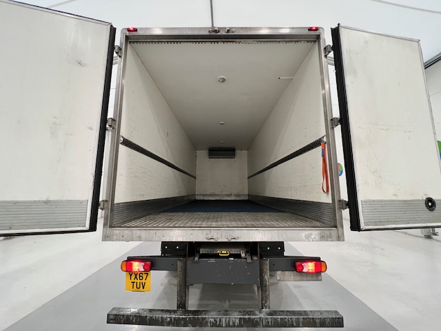 DAF CF 260 4×2 Day Cab Fridge Box