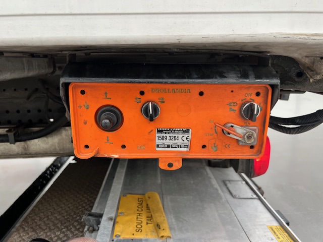 Mercedes Actros 2532 6×2 Rear Lift Day Cab Fridge Box