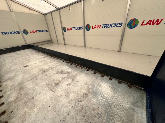 Scania P320 6×2 10 Tyre Sleeper Cab Dropside