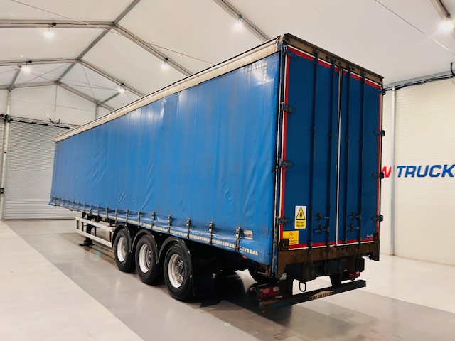 SDC Tri Axle Curtainsider Trailer