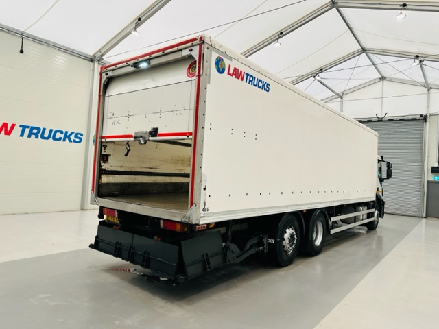Iveco Stralis 310 AT 6×2 Box Van