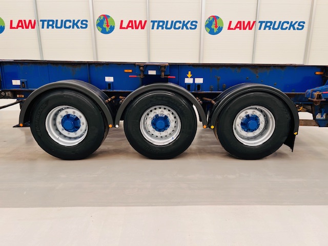 Montracon Tri Axle Sliding Skeletal Trailer BPW