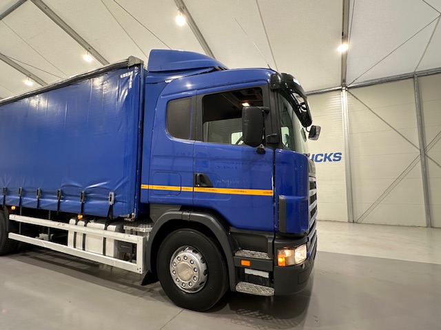 Scania 114 340 6×2 Rear Lift Sleeper Cab Curtainsider