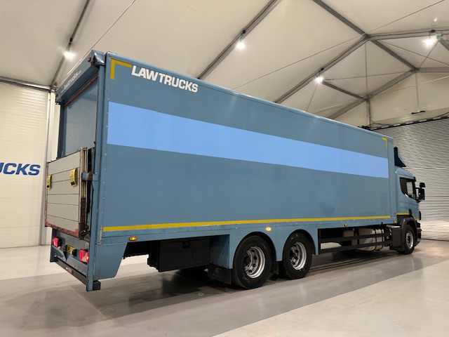 Scania P320 6×2 10 Tyre Rear Lift Insulated Box Van