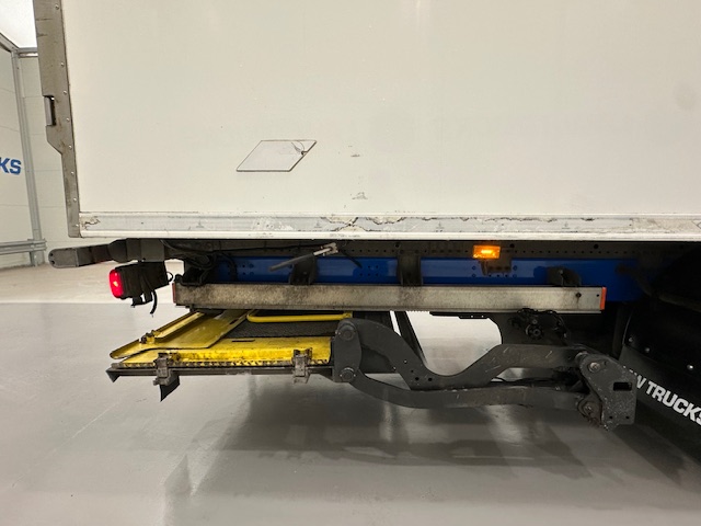 Scania P250 4×2 Sleeper Cab Fridge Box