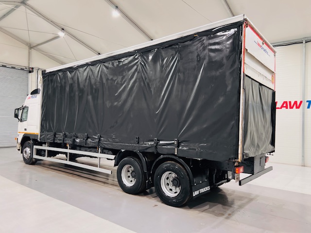 Volvo FM9 260 10 Tyre Sleeper Cab Curtainsider