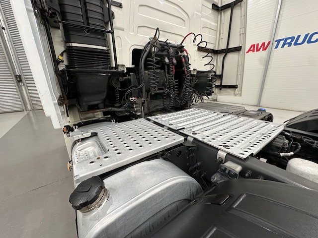Volvo FH 500 6×2 Midlift Tractor Unit