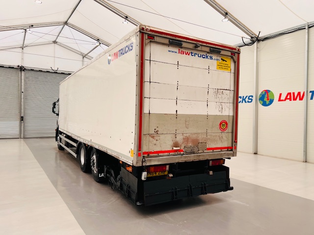 Iveco Stralis 310 AT Euro 6 6×2 Box Van