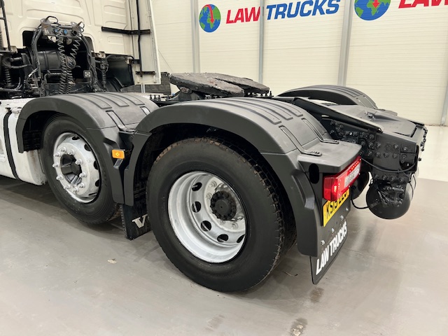 Volvo FH 460 6×2 Midlift Tractor Unit