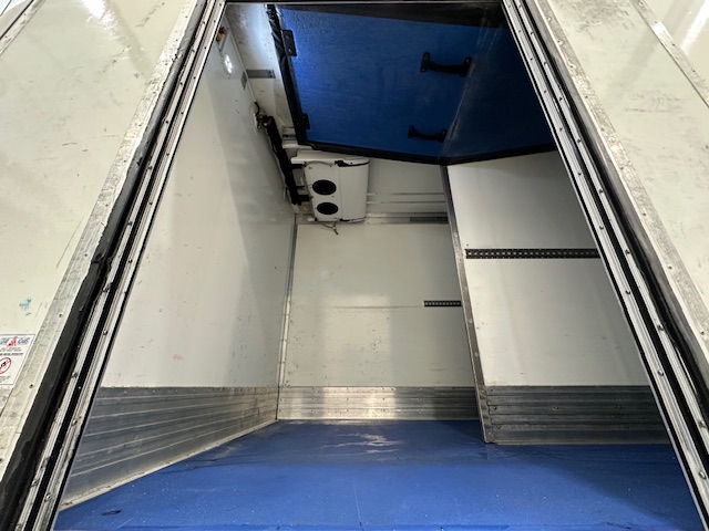 DAF CF 370 6×2 Sleeper Cab Fridge Box