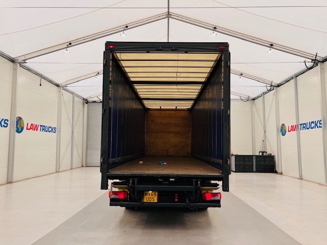 MAN TGM 18.250 Sleeper Cab Curtainsider