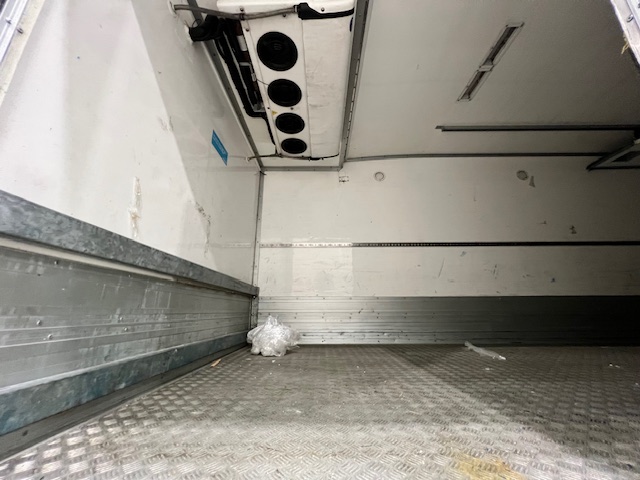 Mercedes Actros 1824 4×2 Sleeper Cab Fridge Box