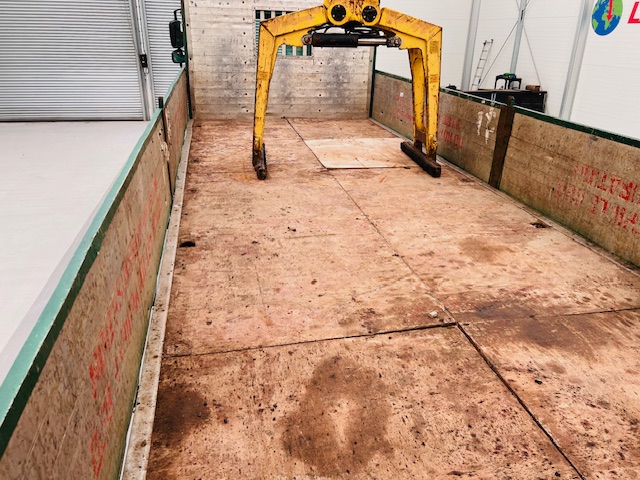 DAF CF75 310 Rear Lift Day Cab Dropside Brick Grab
