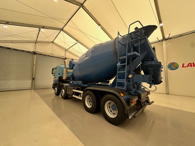 Hino 700 4123 8×4 Cement Mixer