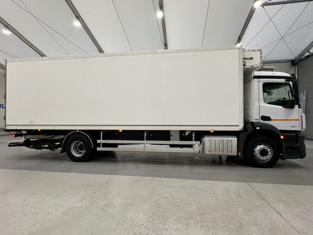 Mercedes Antos 1827 Day Cab Fridge Box