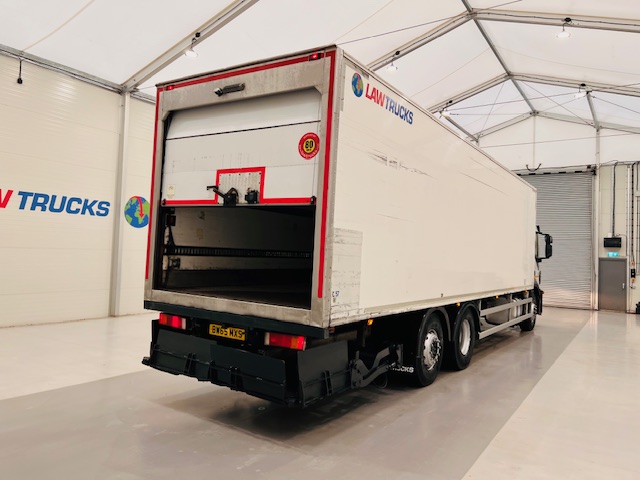 Iveco Stralis 310 AT 6×2 Box Van