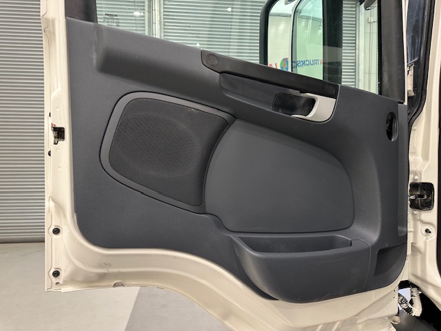 Scania P400 8×4 Rest Cab Steel Tipper
