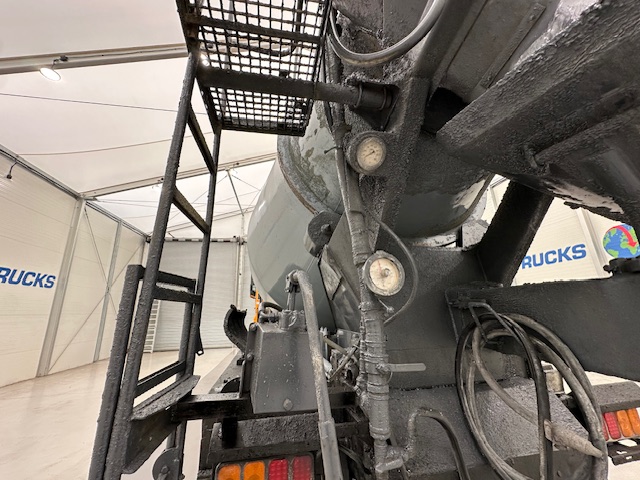 Hino 700 3241 8×4 Cement Mixer