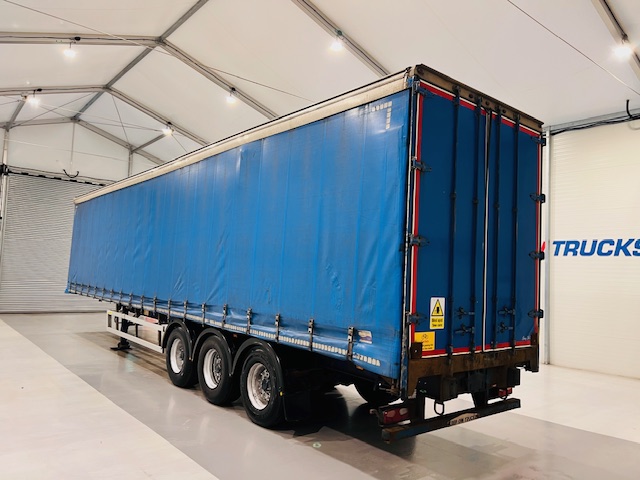 SDC Tri Axle Curtainsider Trailer