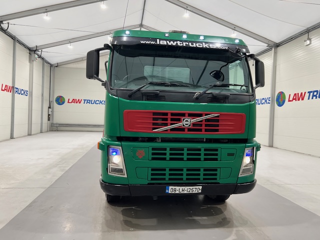 Volvo FM 400 8×4 Day Cab Tipper
