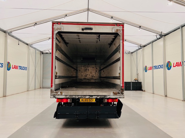 Iveco Stralis 310 AT 6×2 Fridge Box