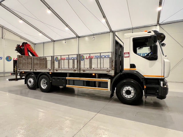 Renault C320 6×2 Day Cab Dropside with Crane