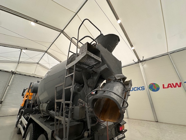 Hino 700 3241 8×4 Cement Mixer