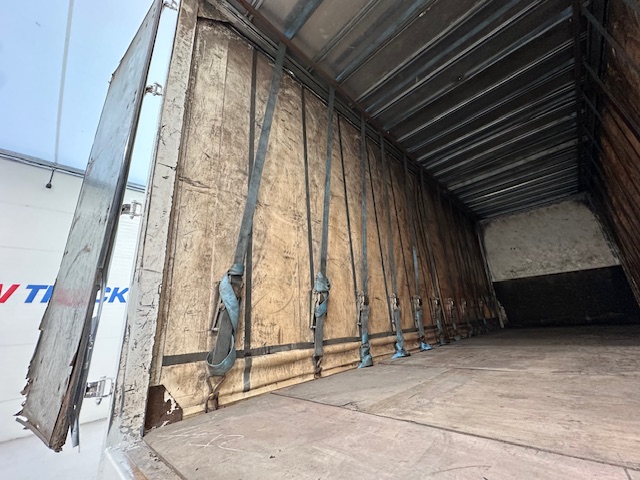 Scania P94 230 Sleeper Cab Curtainsider