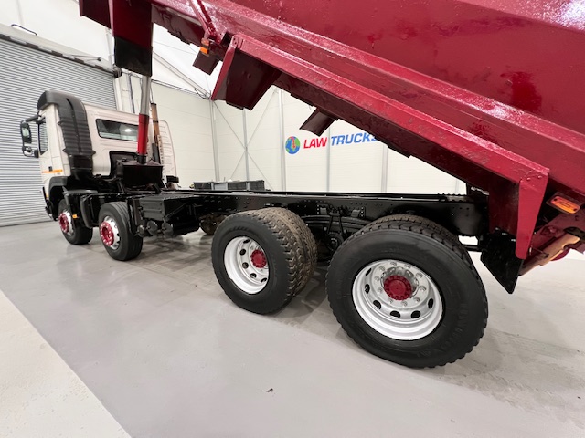 Volvo FMX 380 8×4 Day Cab Steel Tipper