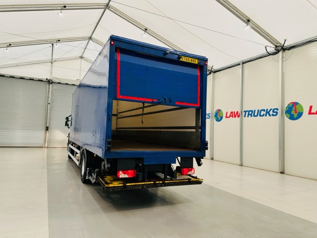 Scania P250 4×2 Sleeper Cab Box Van Manual