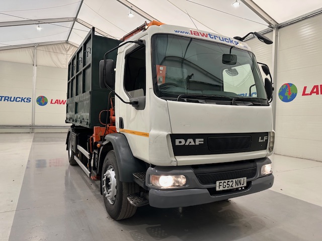 DAF LF55 220 4×2 Steel Tipper Grab Manual