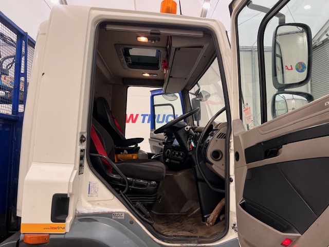 DAF CF75 310 Day Cab Dropside Brick Grab
