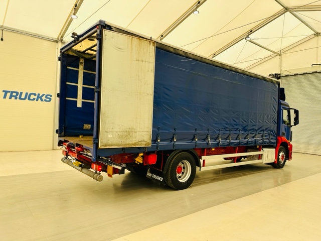 Mercedes Actros 1824 Day Cab Curtainsider