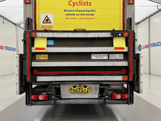 Mercedes Antos 2532 6×2 Rear Lift Day Cab Fridge Box